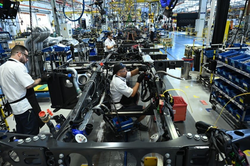 Atual linha de produção de ônibus Scania(1)