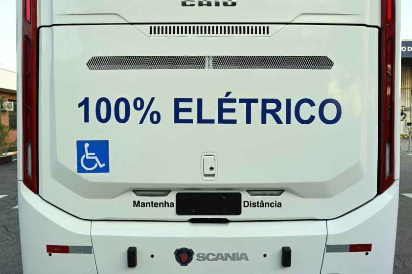 Conhecendo o primeiro ônibus elétrico 100_ Scania do Brasil(1)
