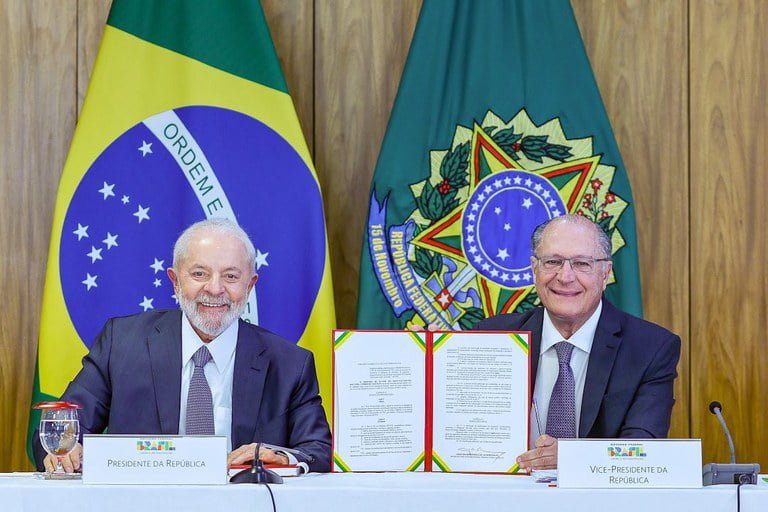 Governo Federal regulamenta Programa Mover