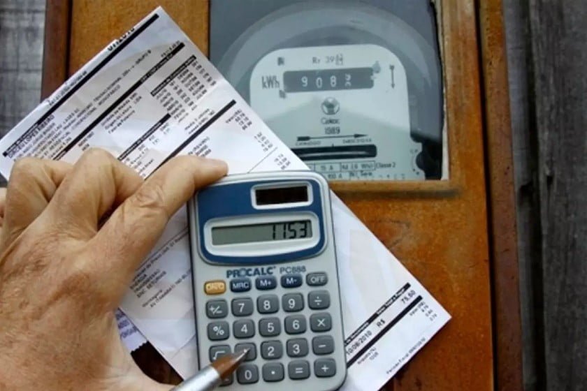 Lula assina Medida Provisória para reduzir conta de luz neste ano