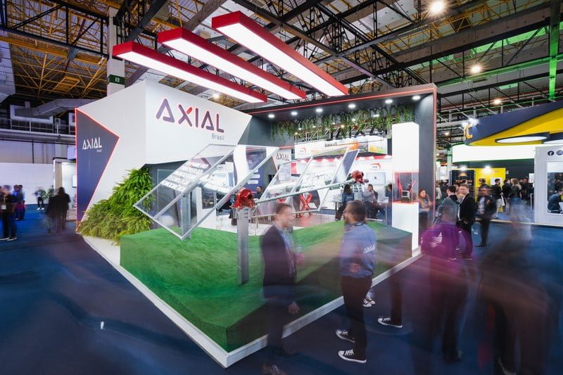 Em feira internacional realizada recentemente no Brasil, empresa levou ao estande protótipo de tracker solar